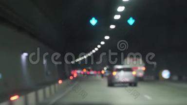 汽车在隧道<strong>背景</strong>下行驶。 3840x2160